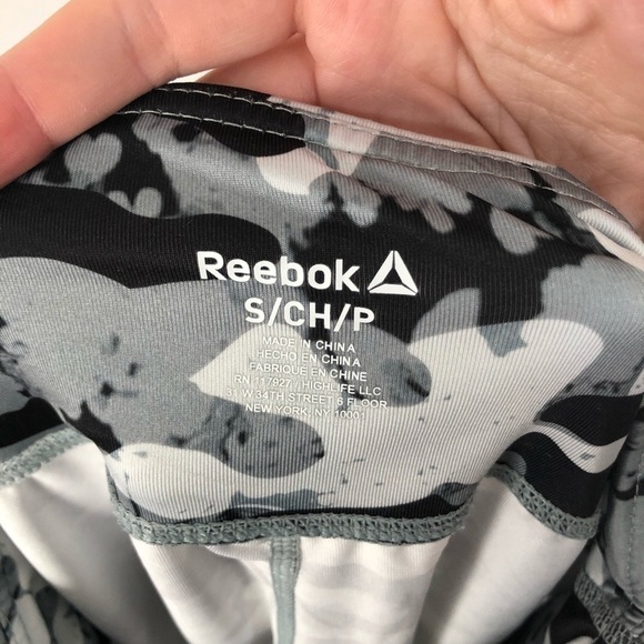 Reebok Black Gray Camo Print Leggings Sz Small - Picture 5 of 6